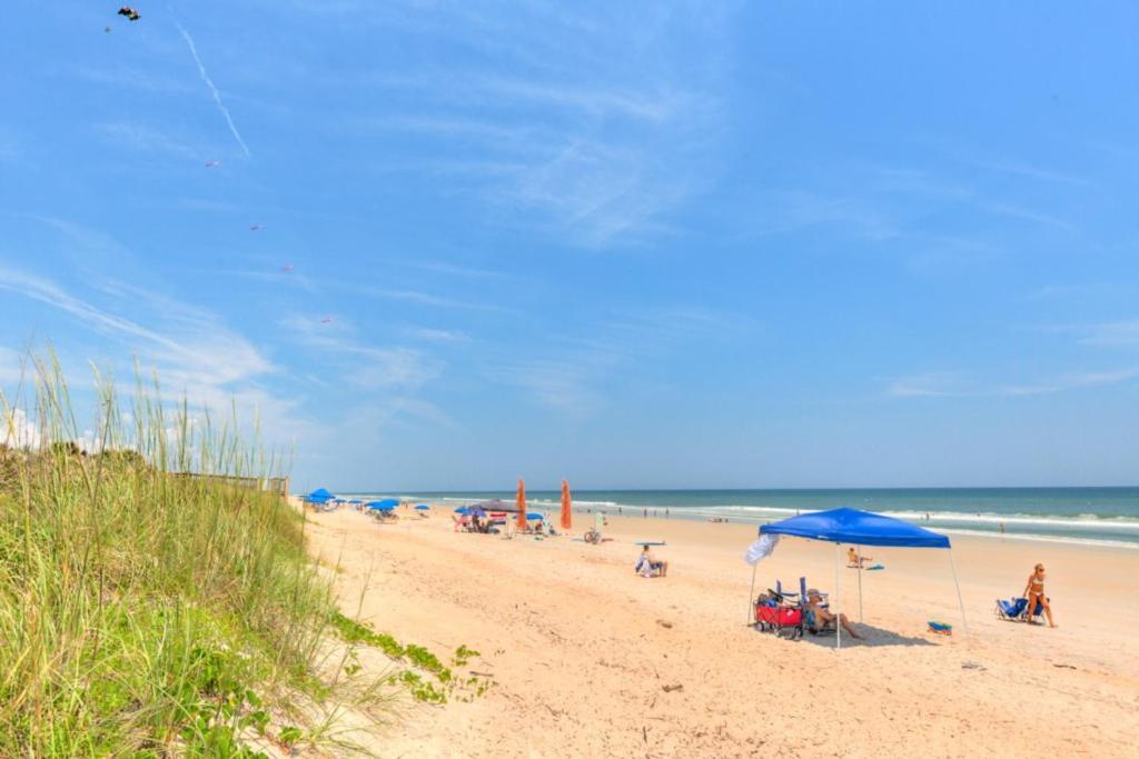 Sea La Vie Beach Oceanfront Patio Pet Friendly แจ็กสันวิลล์บีช ภายนอก รูปภาพ